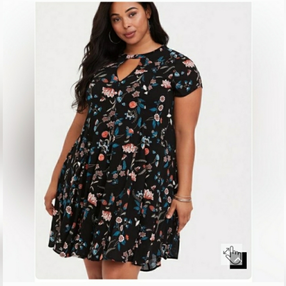 NWT TORRID black floral gauze dress with keyhole snap detail